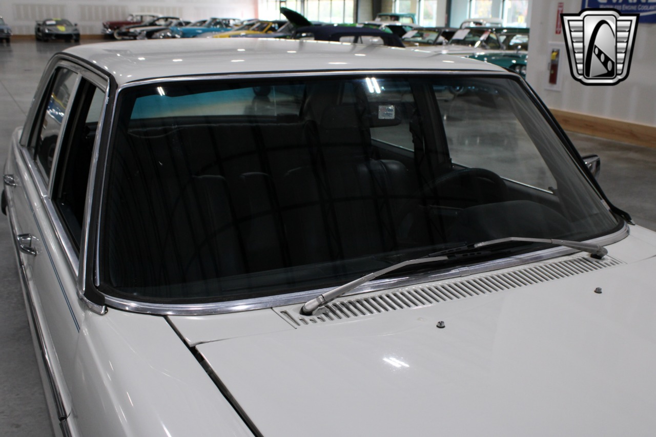 1974 Mercedes-Benz 115 81