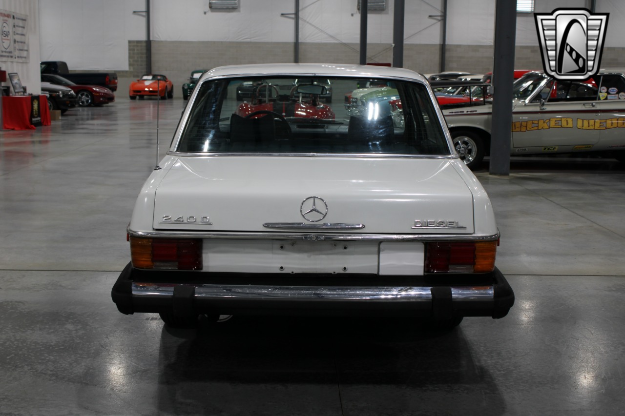 1974 Mercedes-Benz 115 34