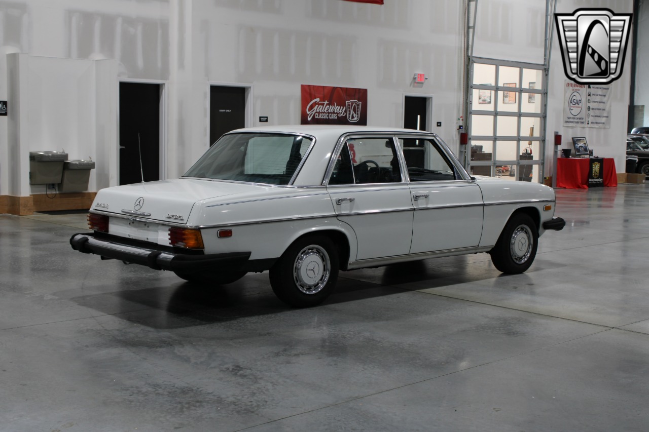 1974 Mercedes-Benz 115 35