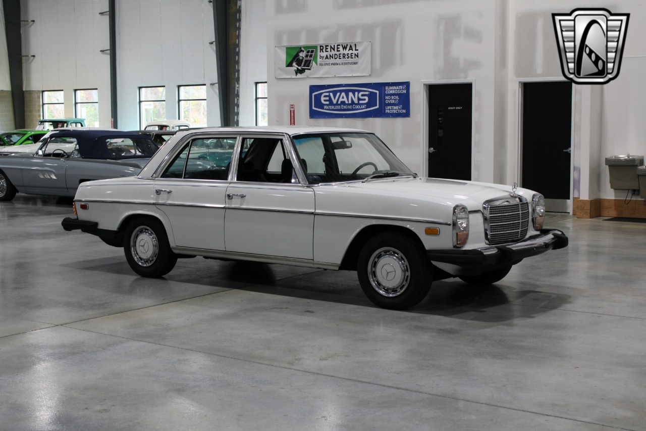 1974 Mercedes-Benz 115 37