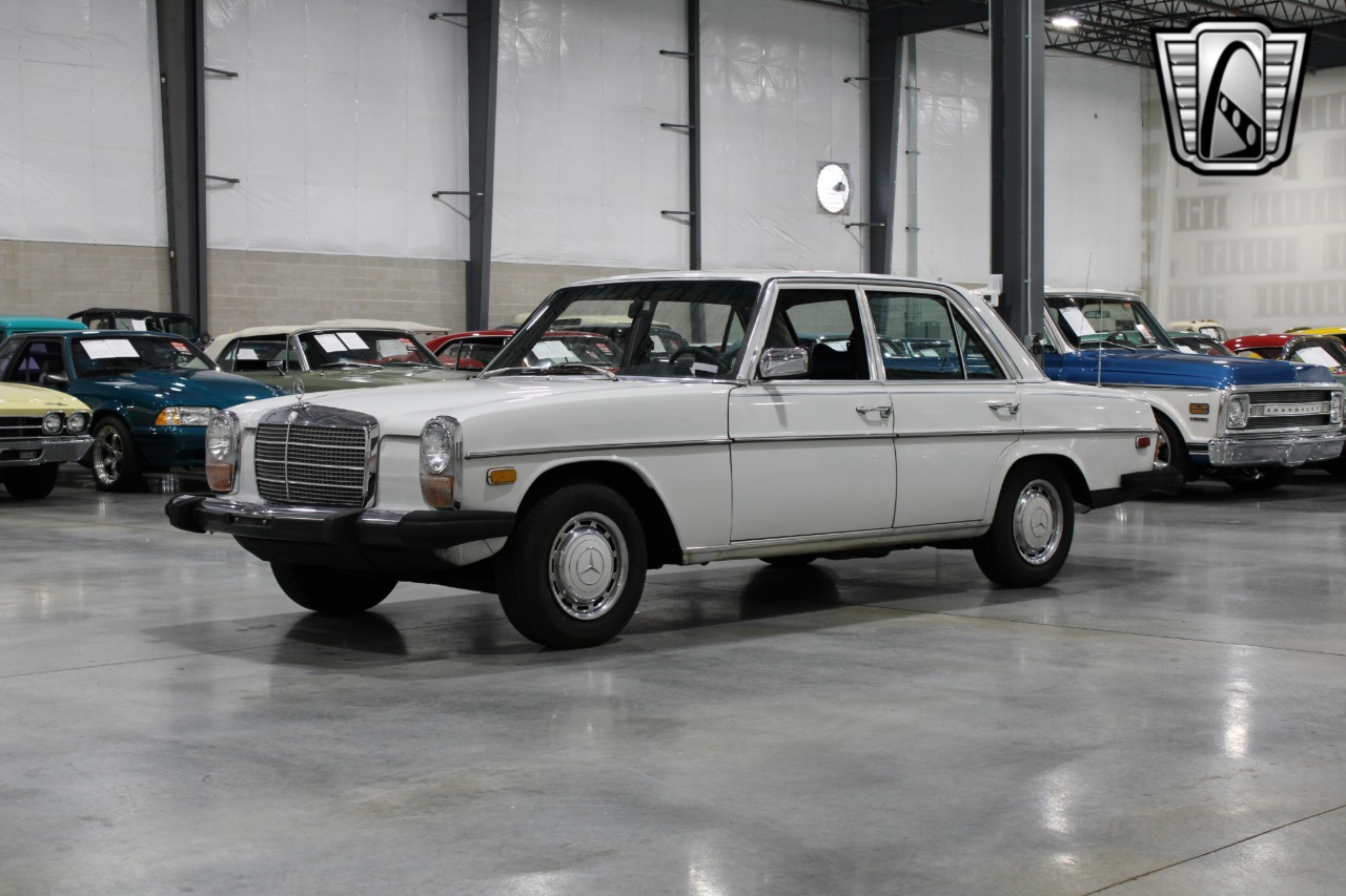 1974 Mercedes-Benz 115 12