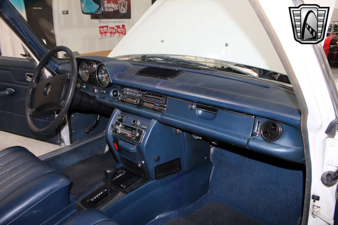 1974 Mercedes-Benz 115 24
