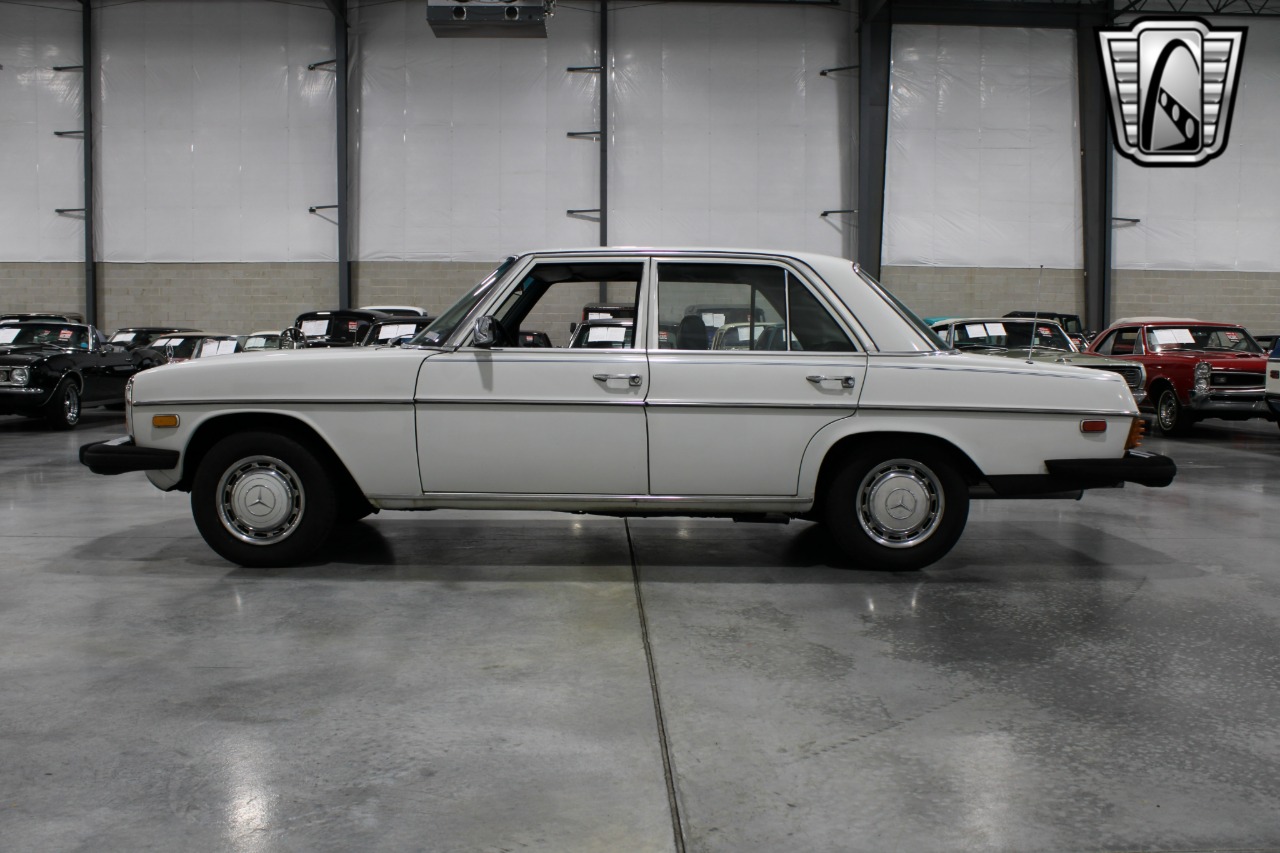 1974 Mercedes-Benz 115 39