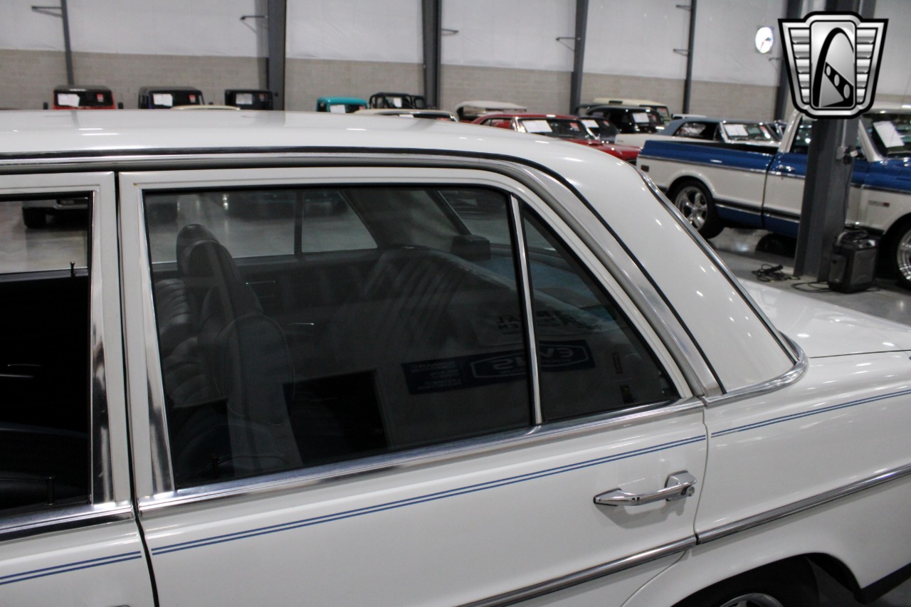 1974 Mercedes-Benz 115 62