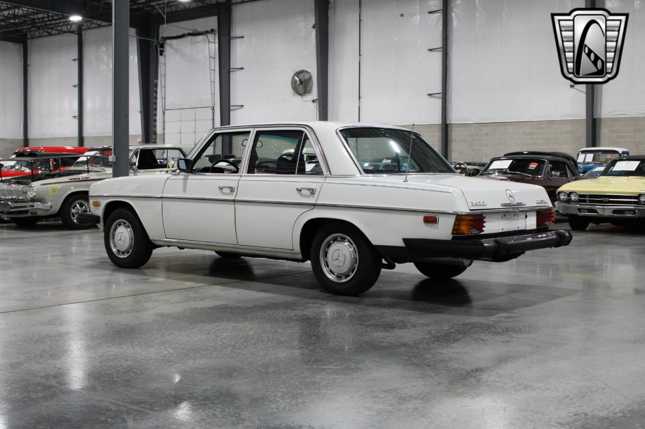 1974 Mercedes-Benz 115 40