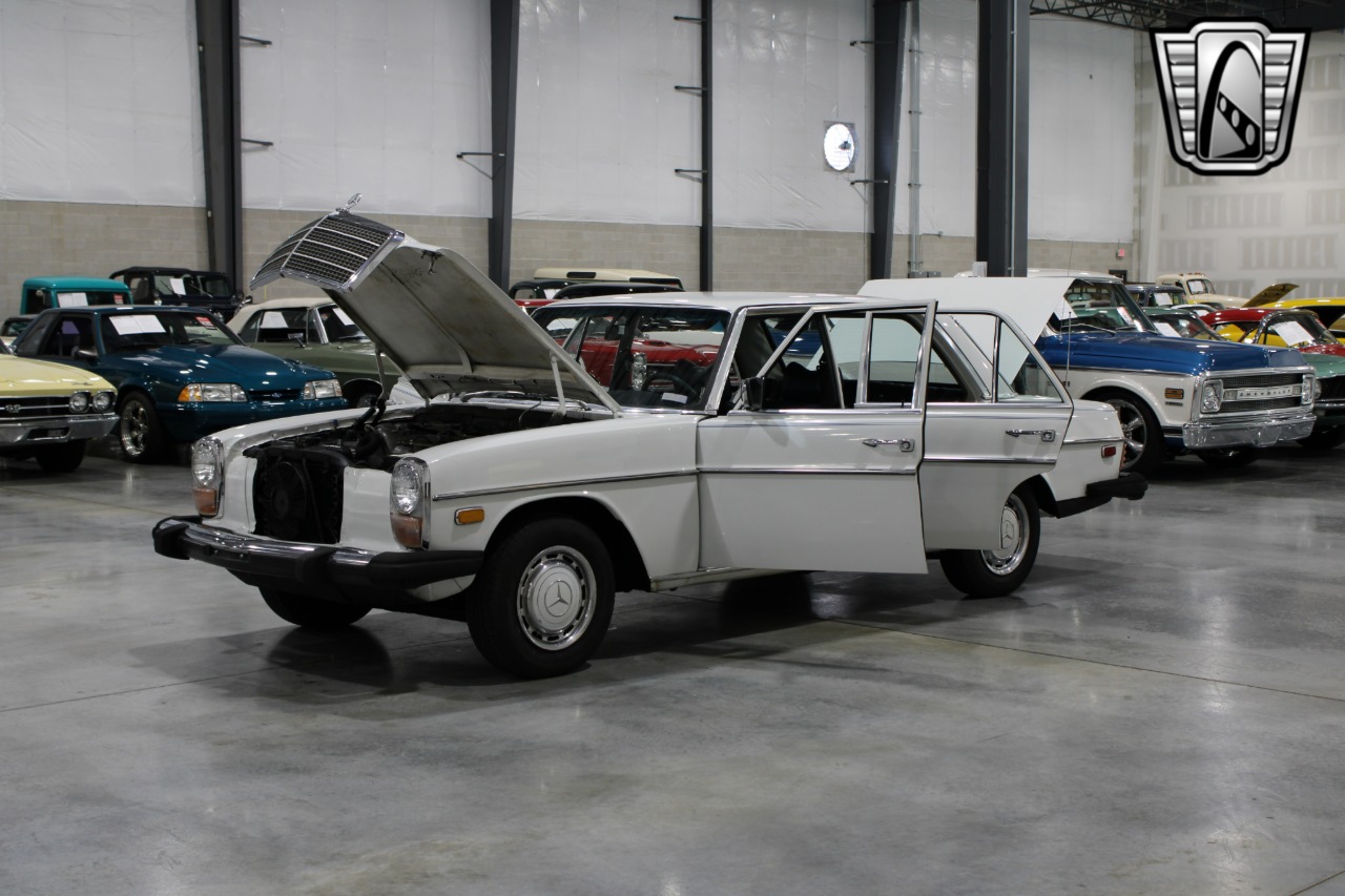 1974 Mercedes-Benz 115 16