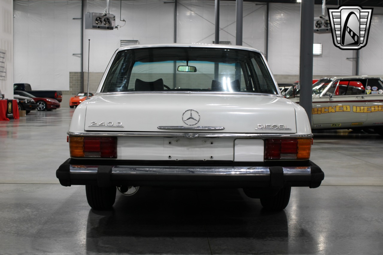1974 Mercedes-Benz 115 41