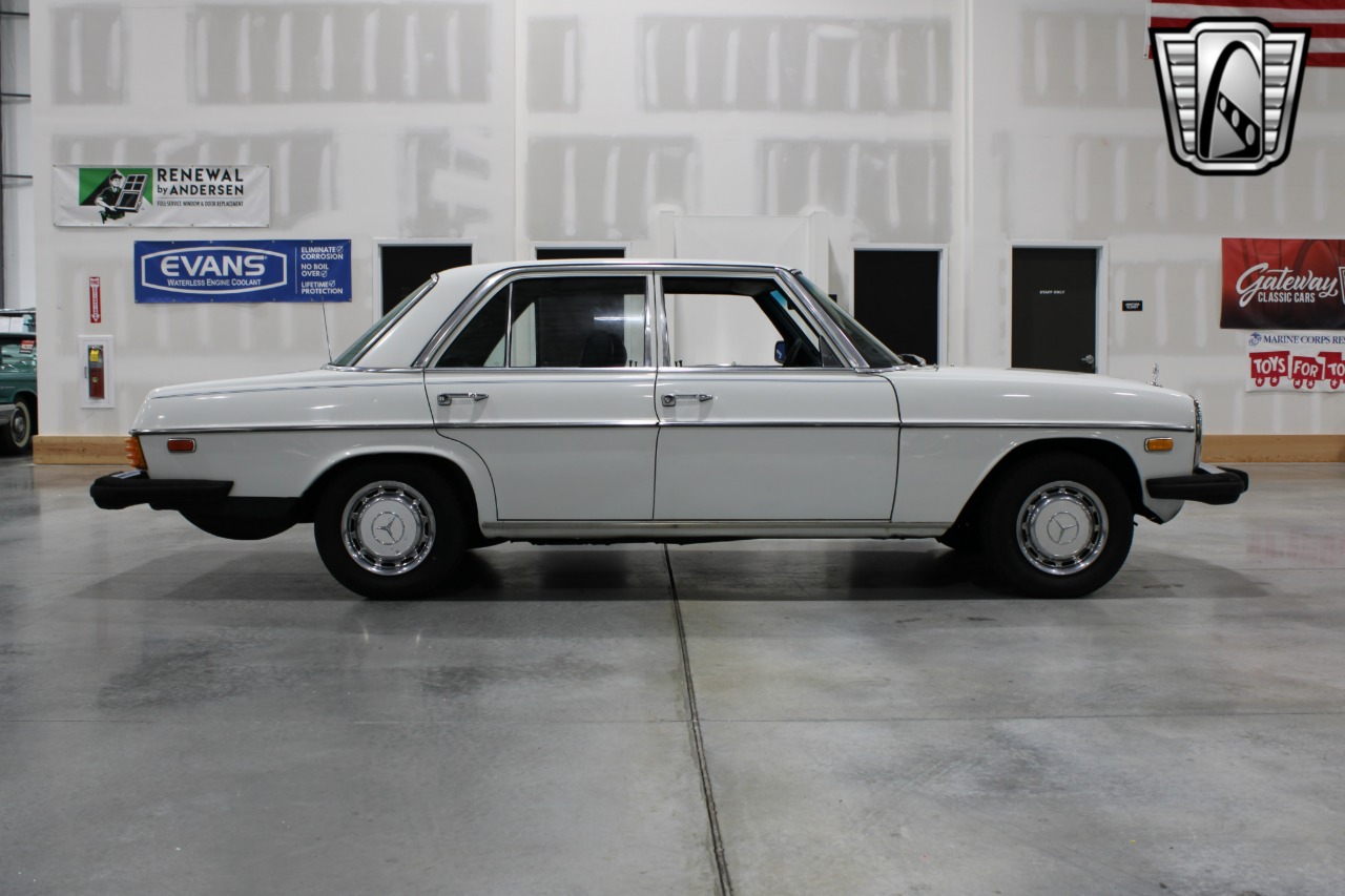 1974 Mercedes-Benz 115 42