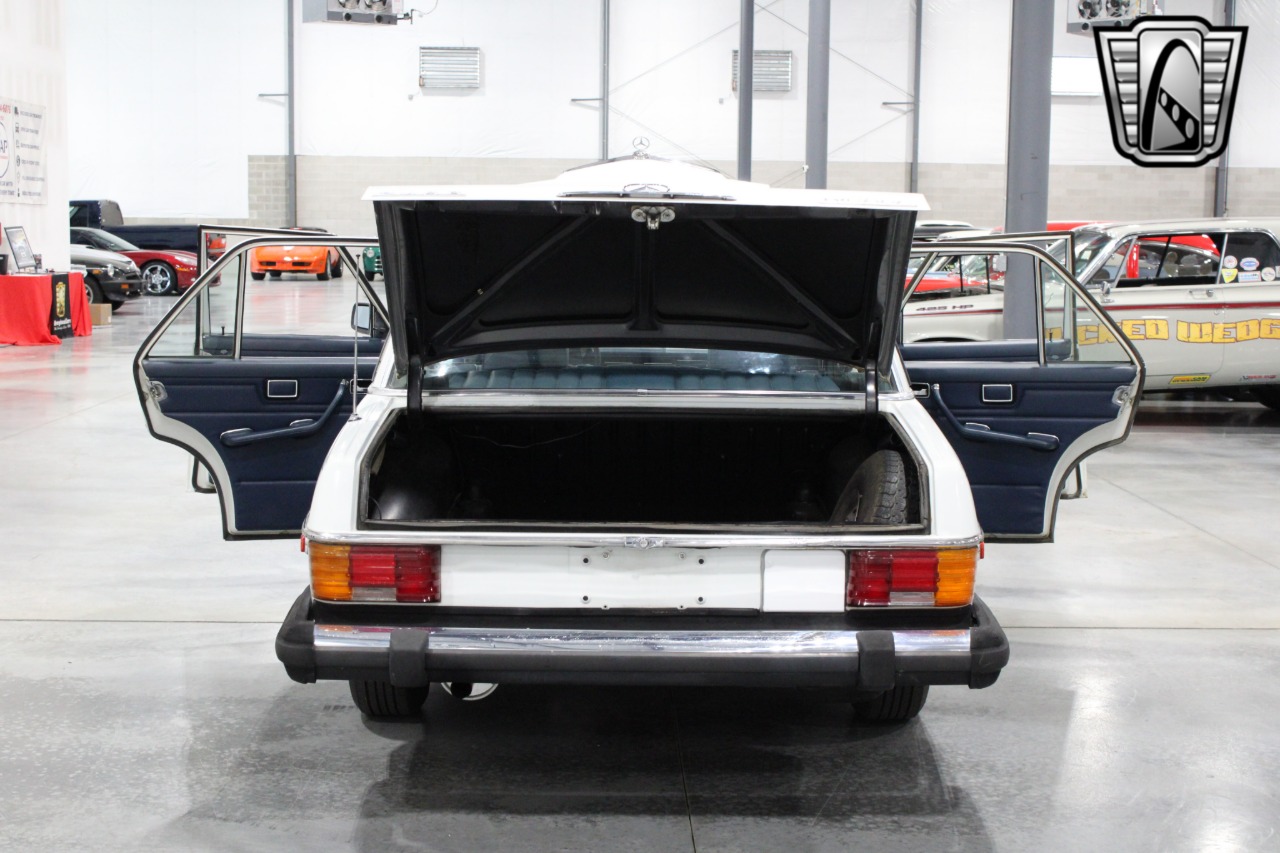 1974 Mercedes-Benz 115 18