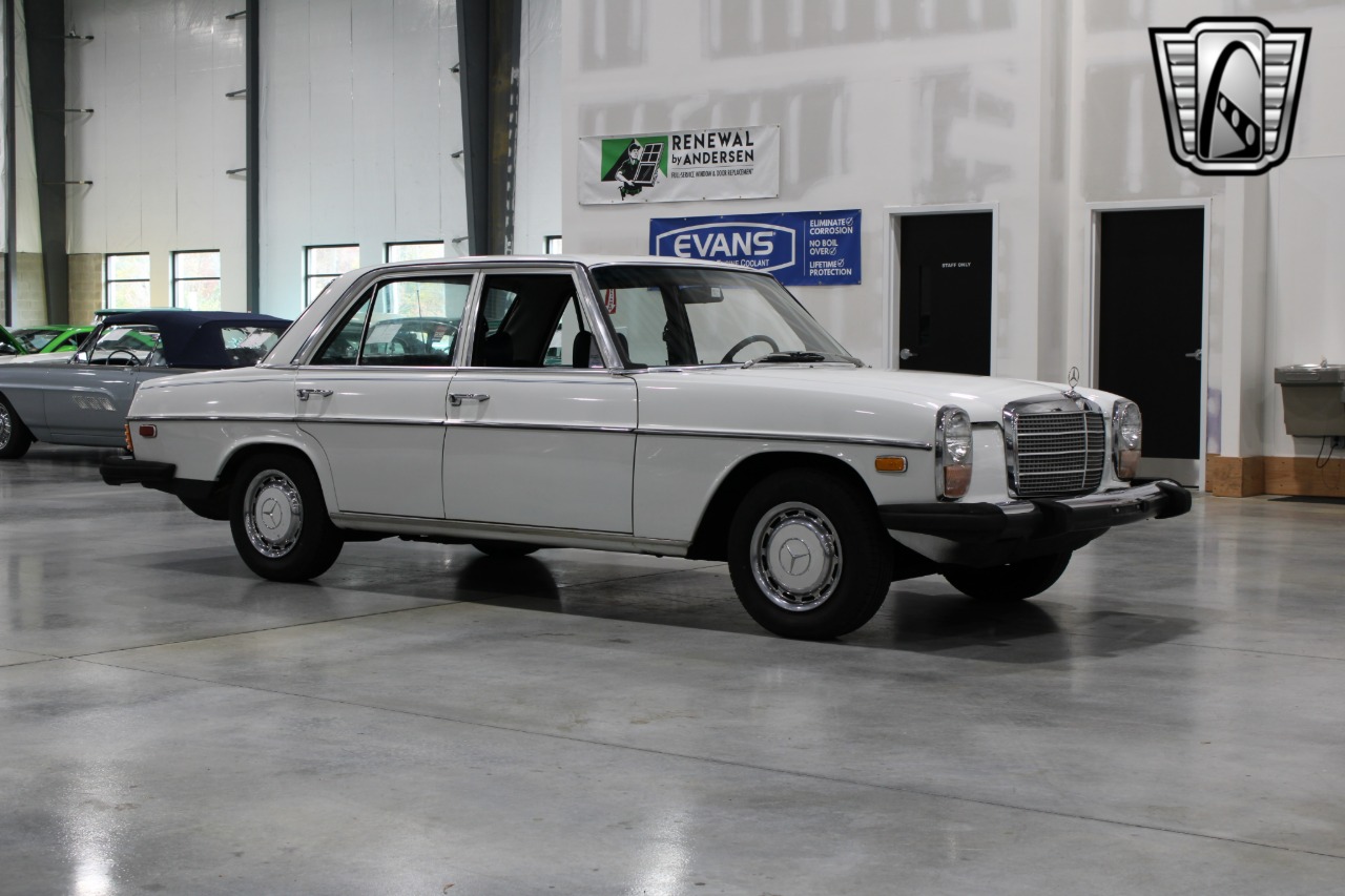 1974 Mercedes-Benz 115 43
