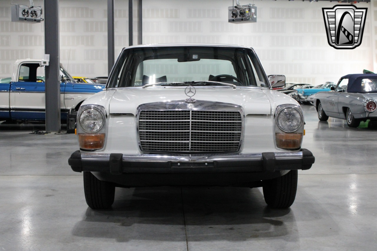 1974 Mercedes-Benz 115 44