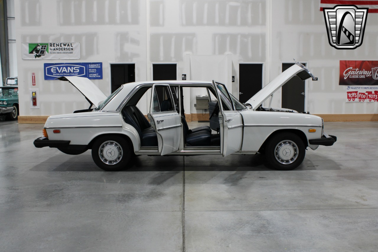 1974 Mercedes-Benz 115 90