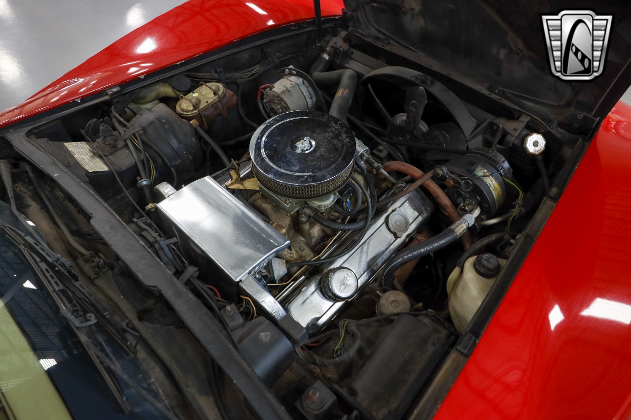 1977 Chevrolet Corvette 12