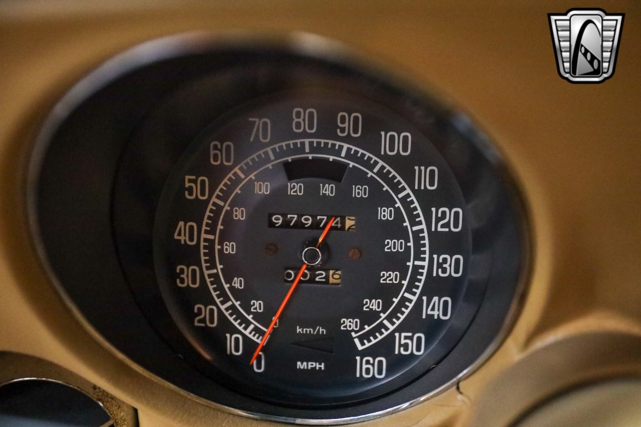 1977 Chevrolet Corvette 19