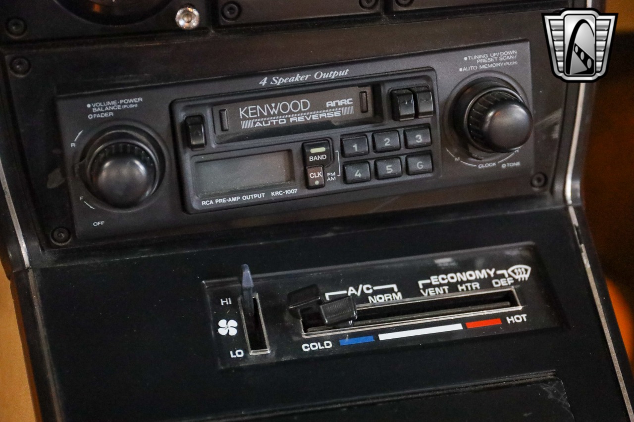 1977 Chevrolet Corvette 21