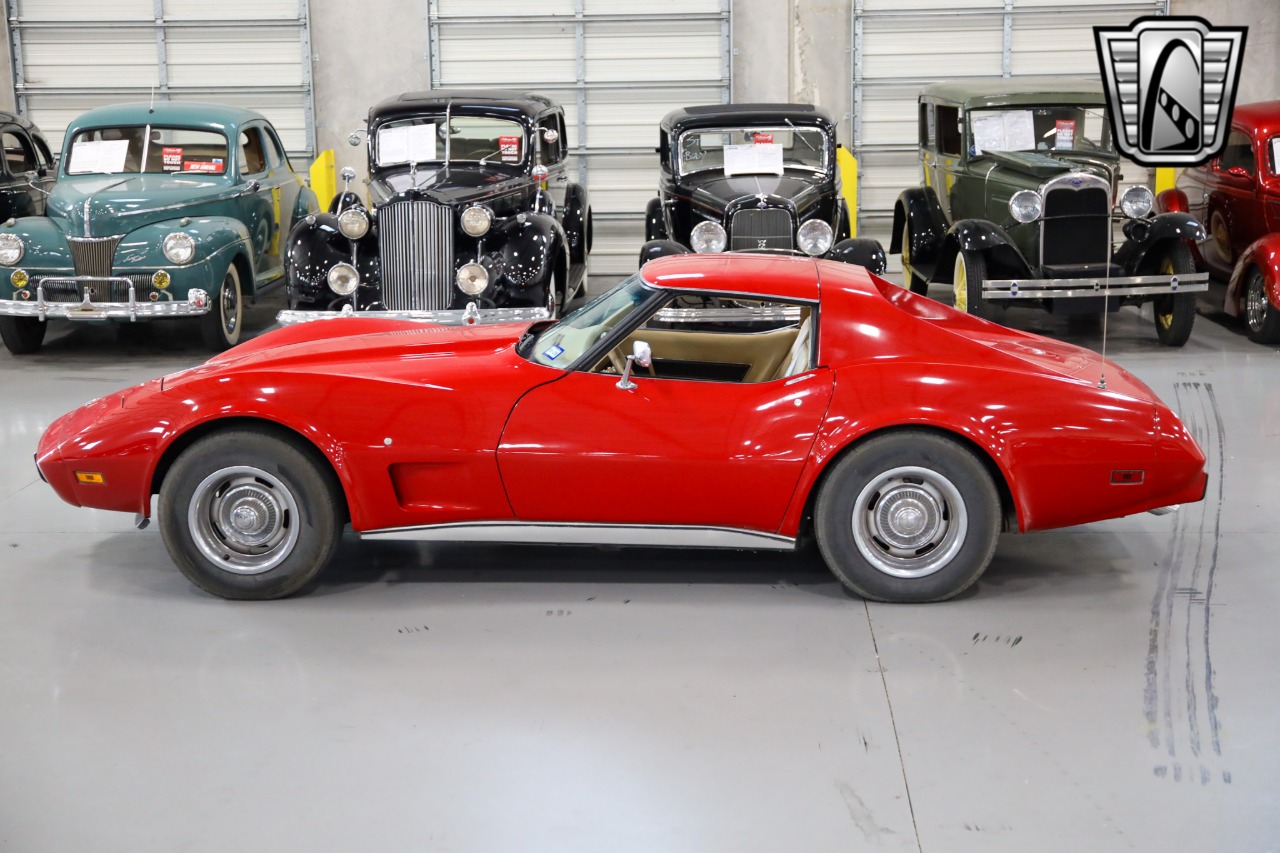 1977 Chevrolet Corvette 38