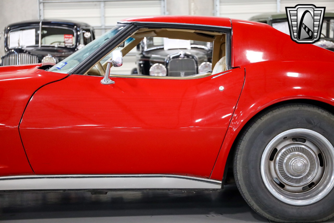 1977 Chevrolet Corvette 43