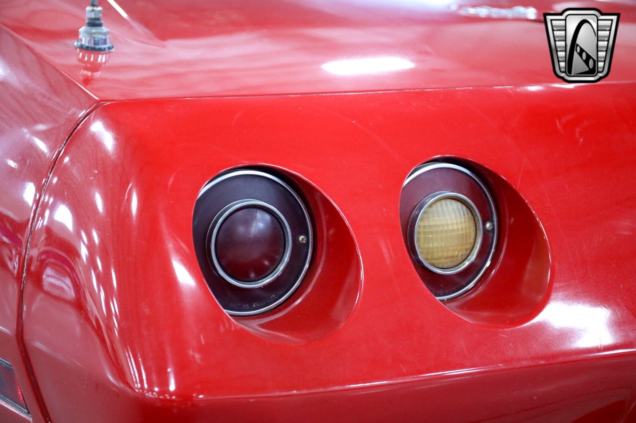 1977 Chevrolet Corvette 9