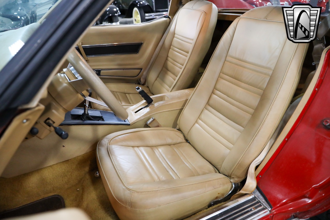 1977 Chevrolet Corvette 16