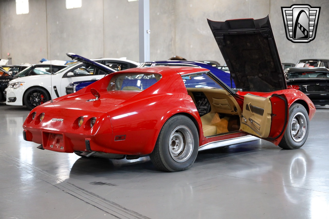 1977 Chevrolet Corvette 11