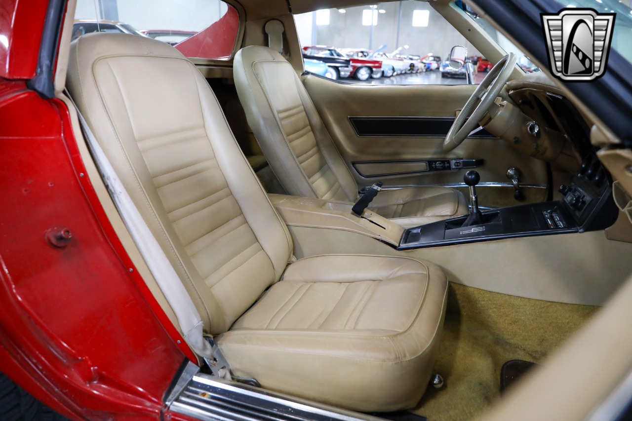 1977 Chevrolet Corvette 26