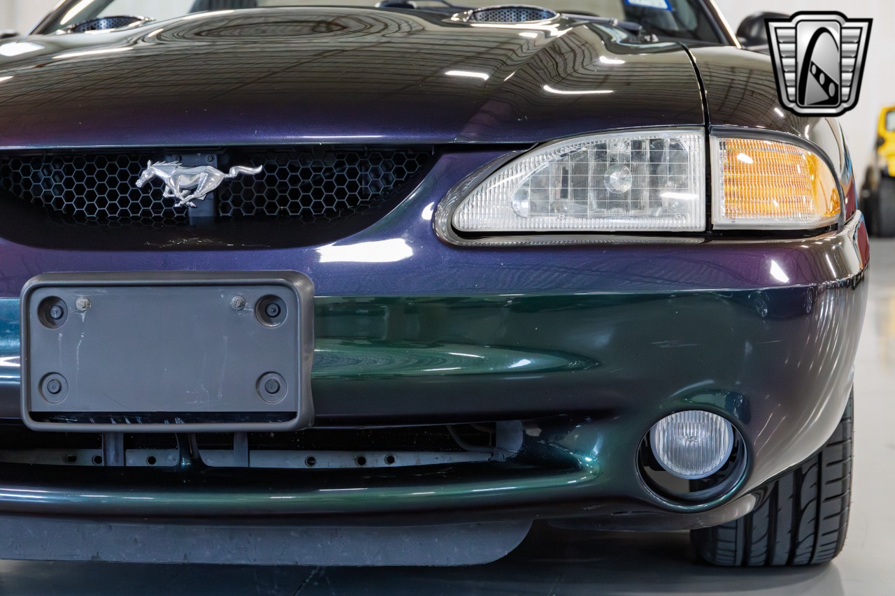 1996 Ford Mustang SVT Cobra 38