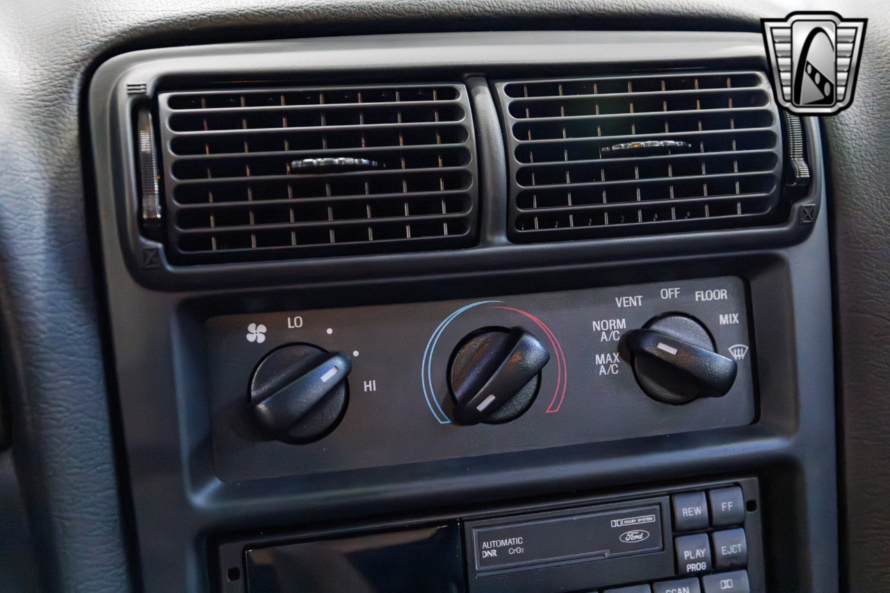 1996 Ford Mustang SVT Cobra 22