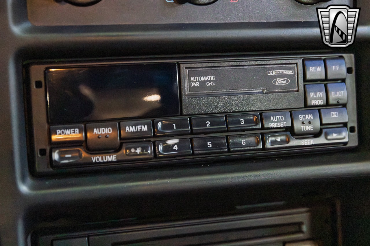 1996 Ford Mustang SVT Cobra 23