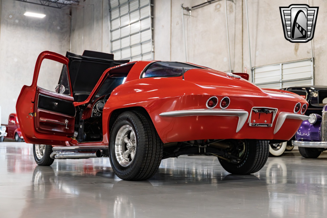 1963 Chevrolet Corvette Replica 12