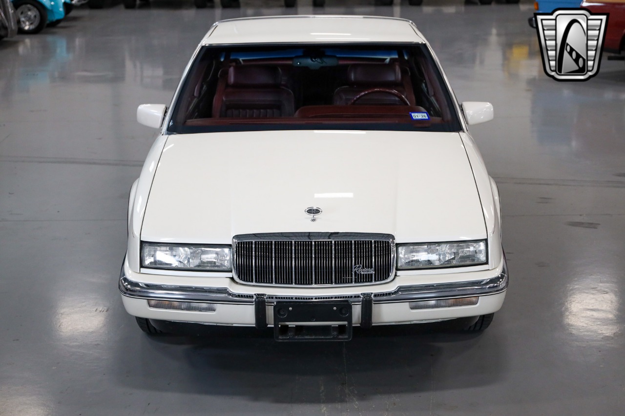 1991 Buick Riviera 32