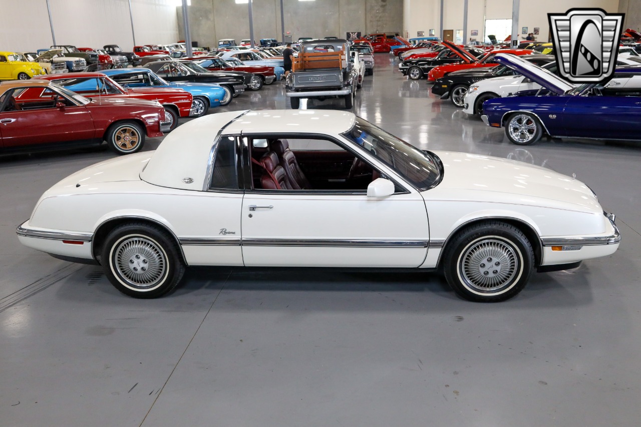 1991 Buick Riviera 54
