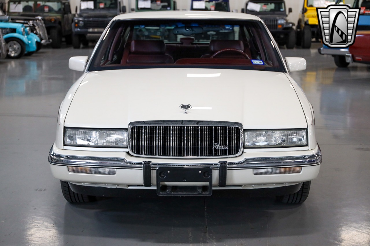 1991 Buick Riviera 2