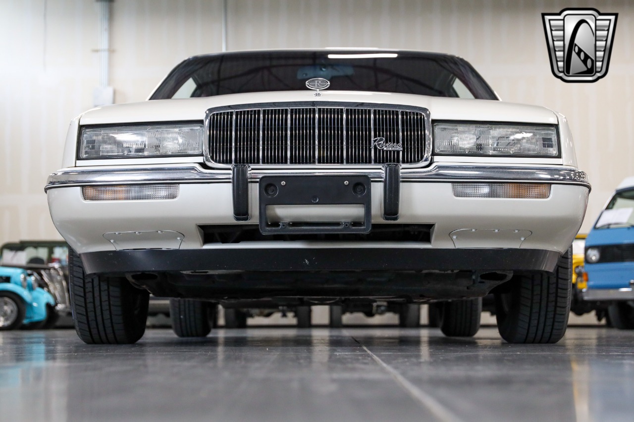 1991 Buick Riviera 33