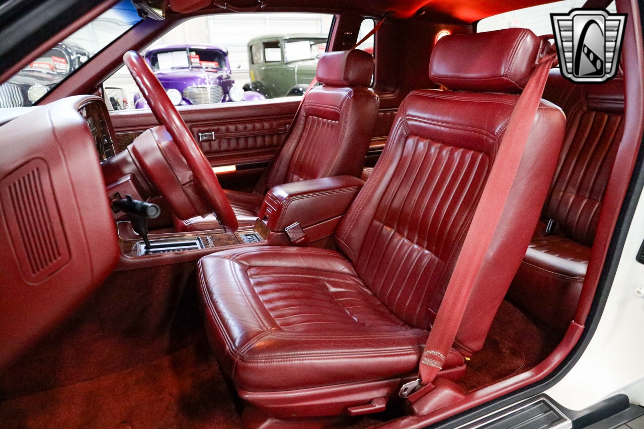 1991 Buick Riviera 17