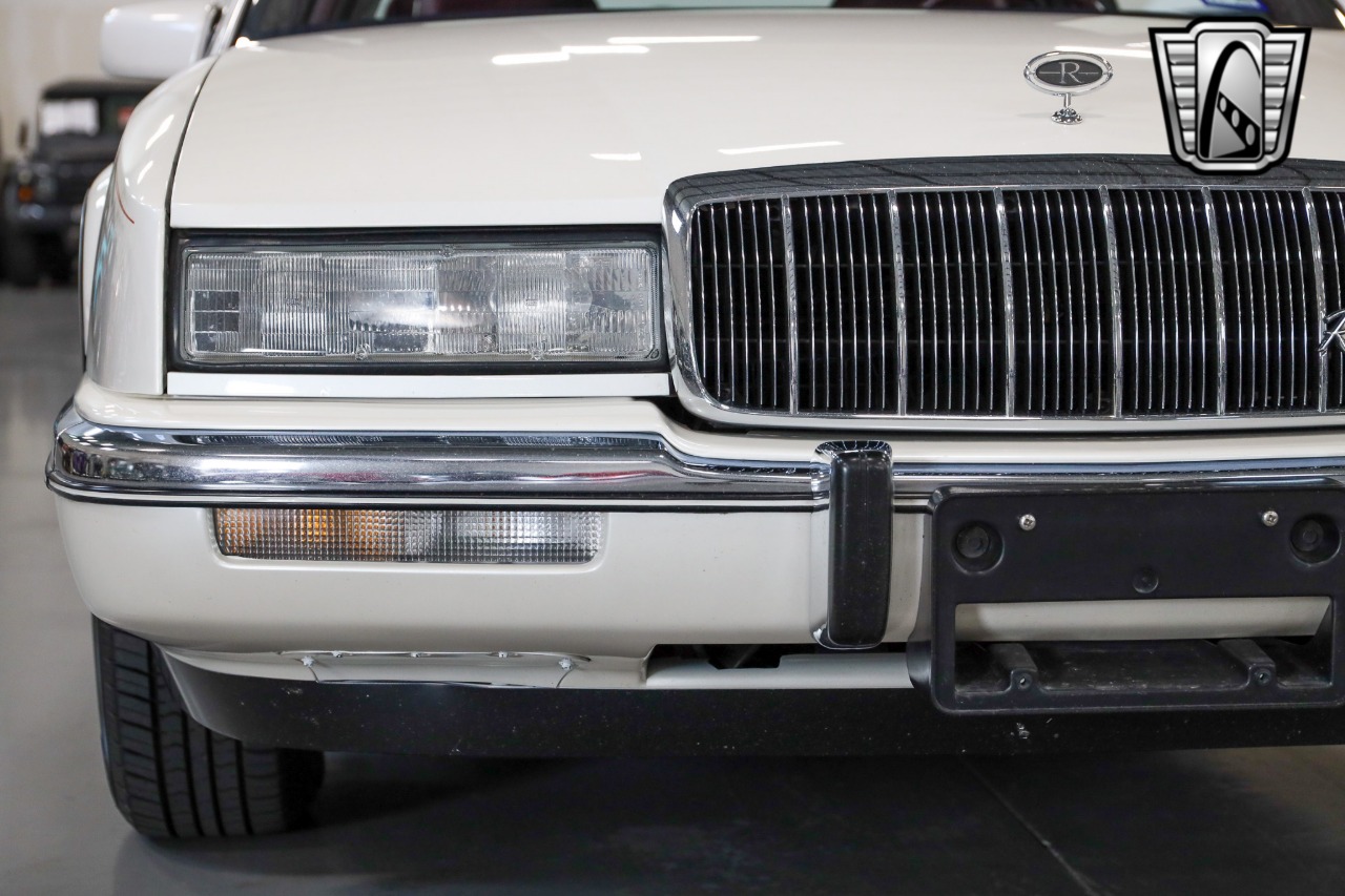 1991 Buick Riviera 36