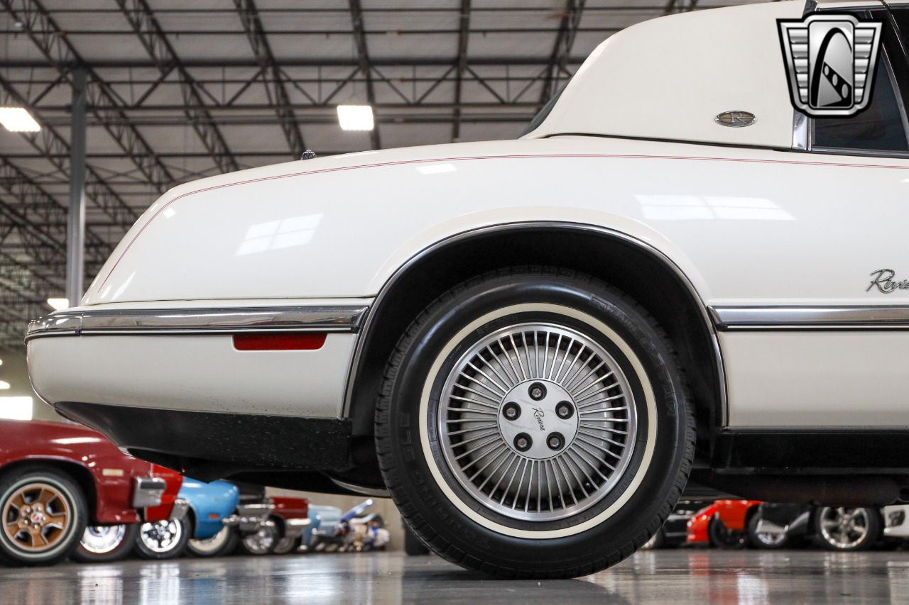 1991 Buick Riviera 7