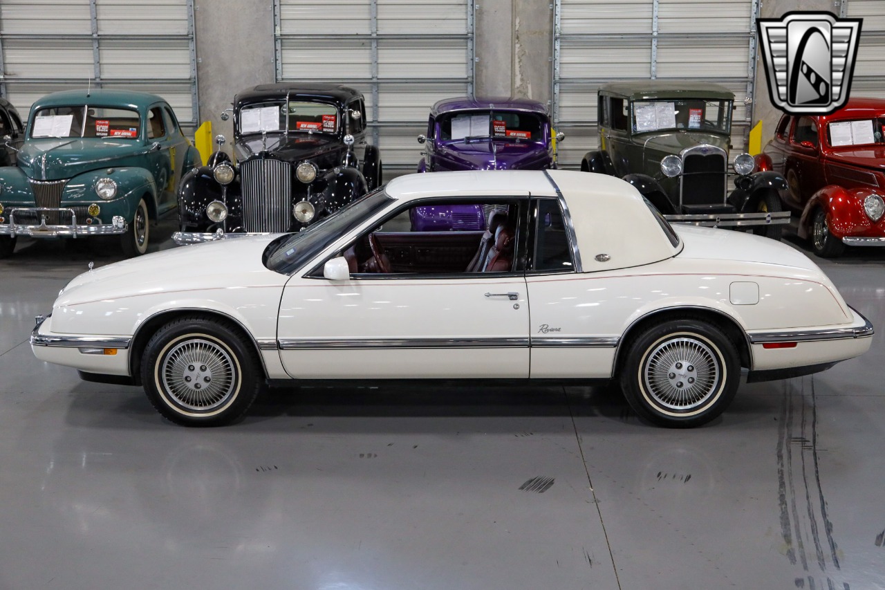 1991 Buick Riviera 38