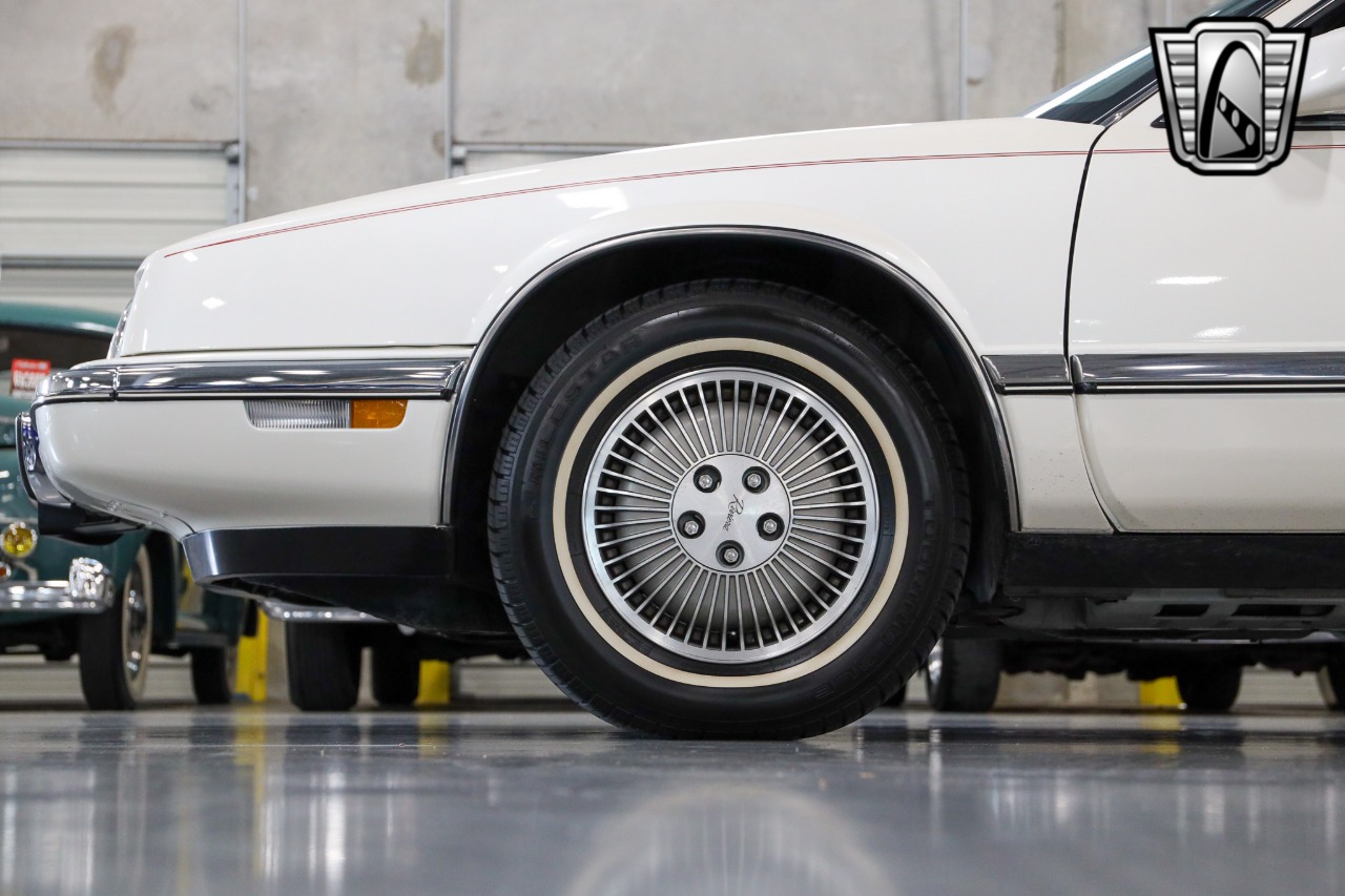 1991 Buick Riviera 4