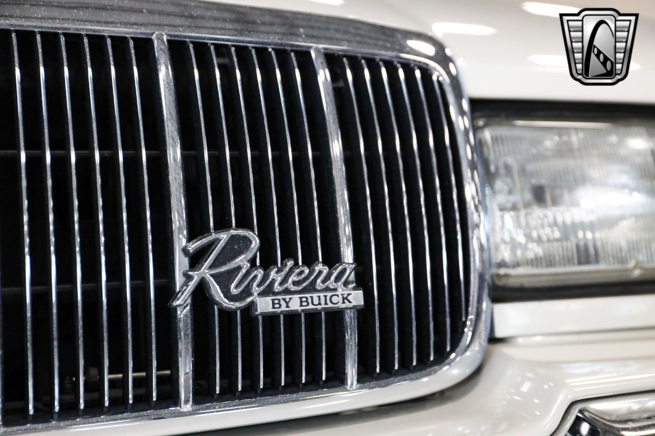 1991 Buick Riviera 8