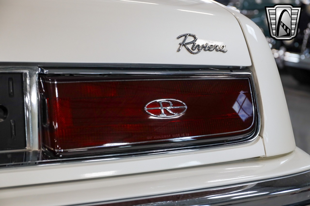 1991 Buick Riviera 9