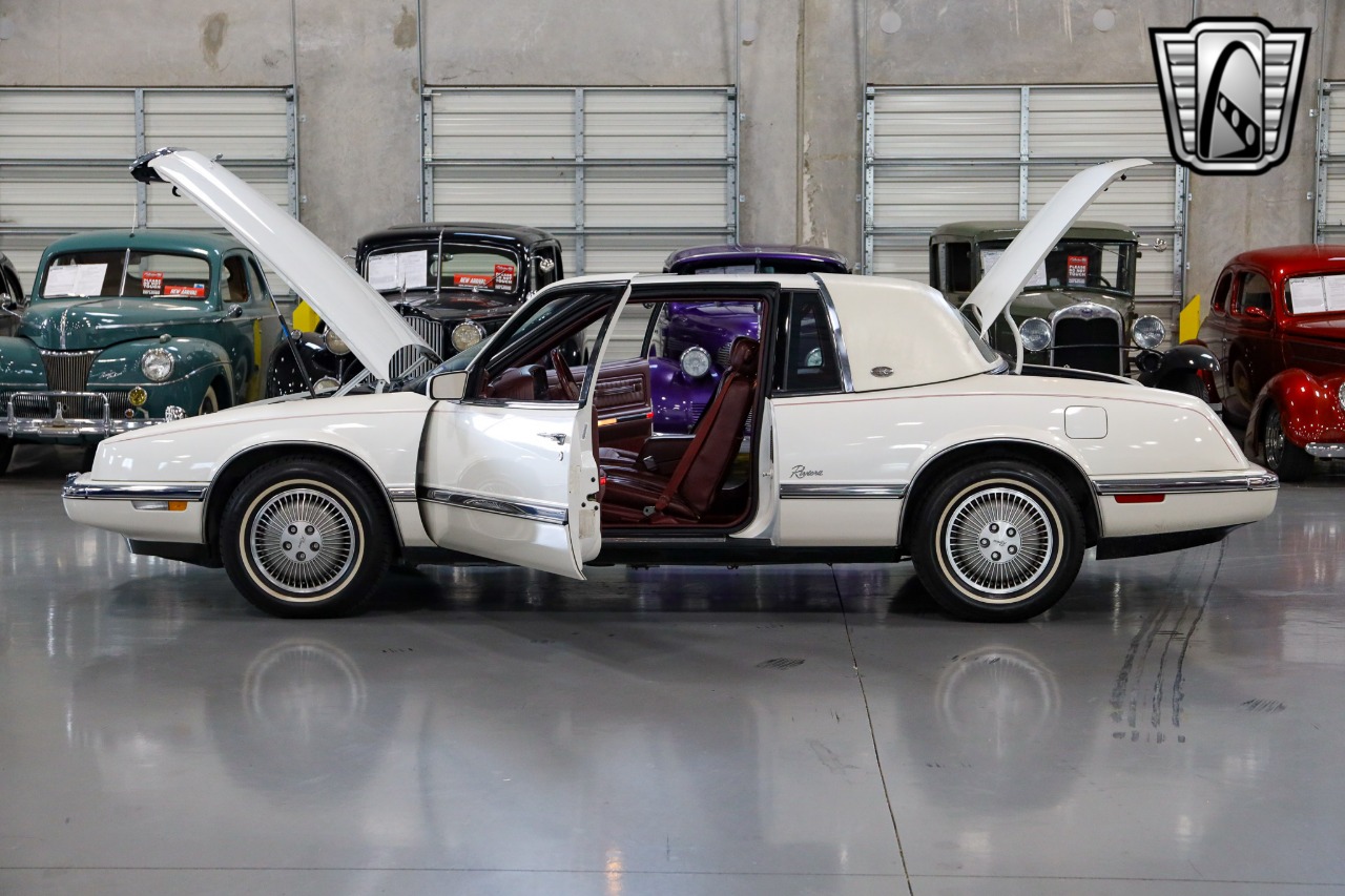 1991 Buick Riviera 10