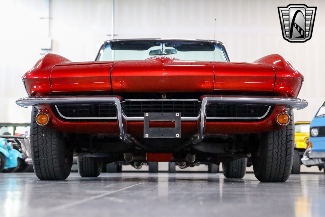 1965 Chevrolet Corvette 33