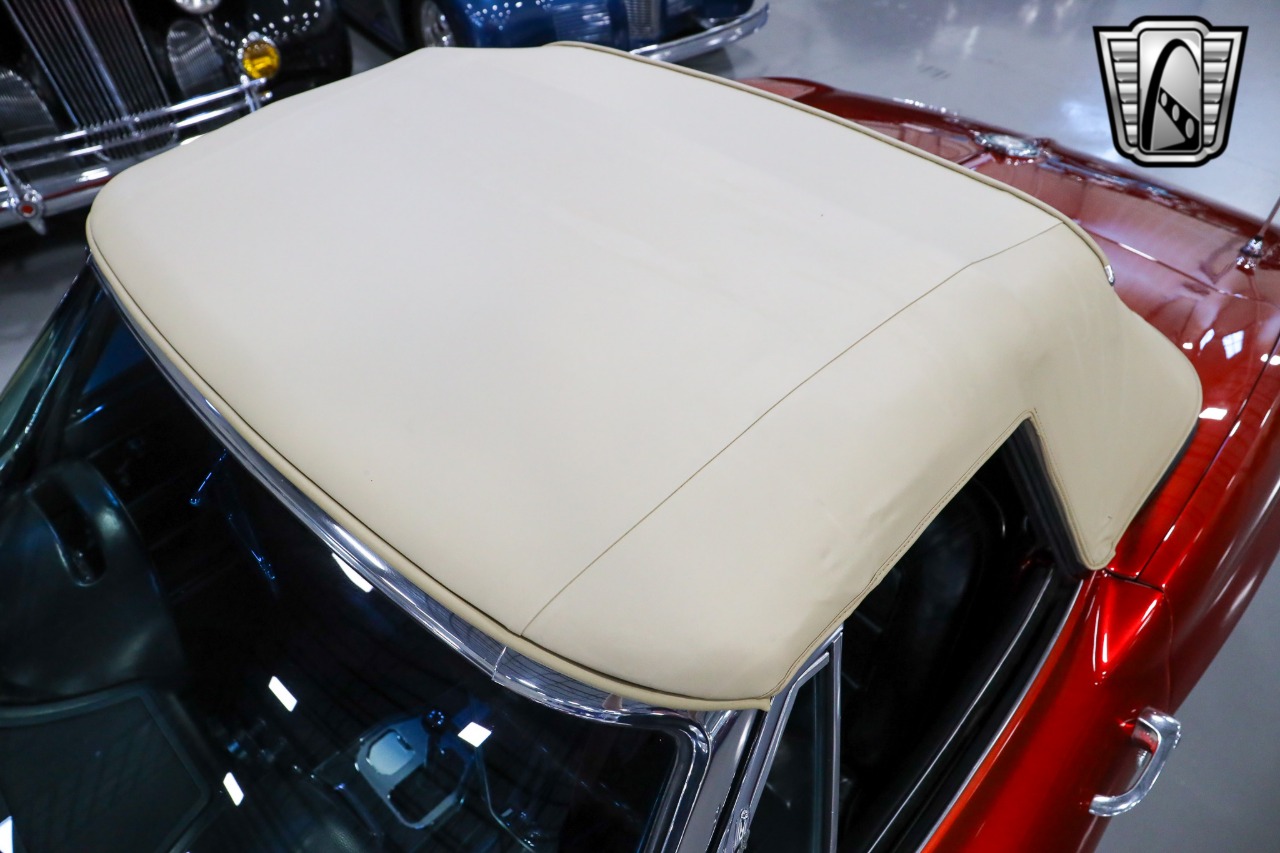 1965 Chevrolet Corvette 24