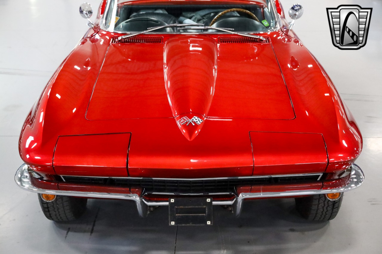 1965 Chevrolet Corvette 35
