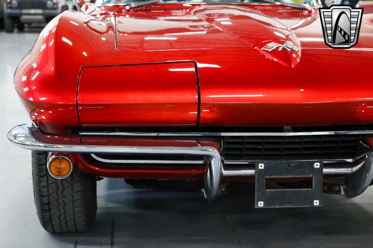 1965 Chevrolet Corvette 36