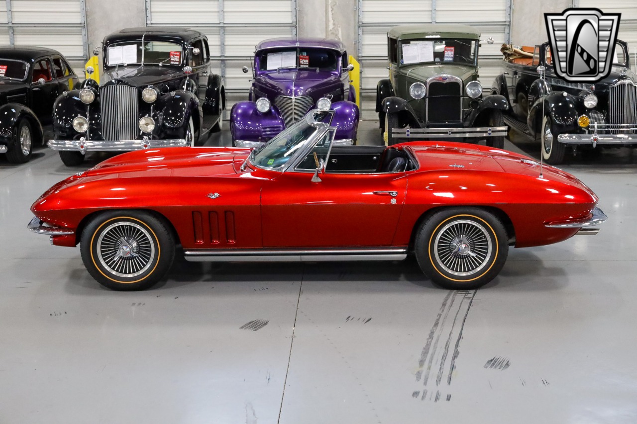 1965 Chevrolet Corvette 38
