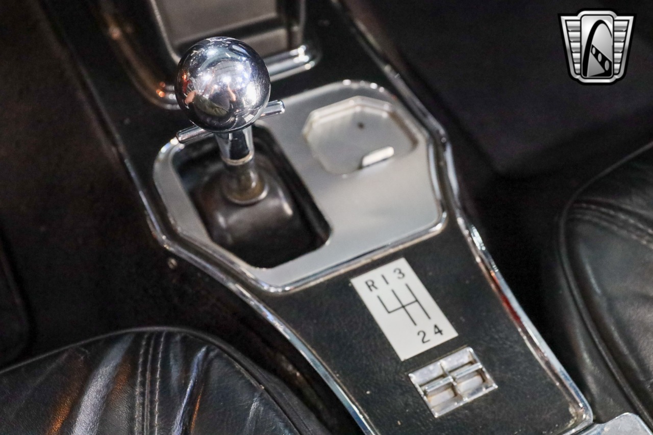 1965 Chevrolet Corvette 21