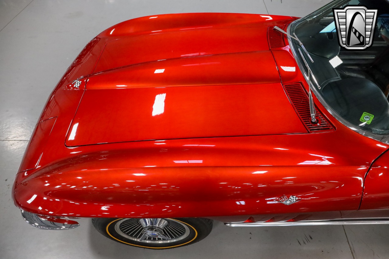 1965 Chevrolet Corvette 43