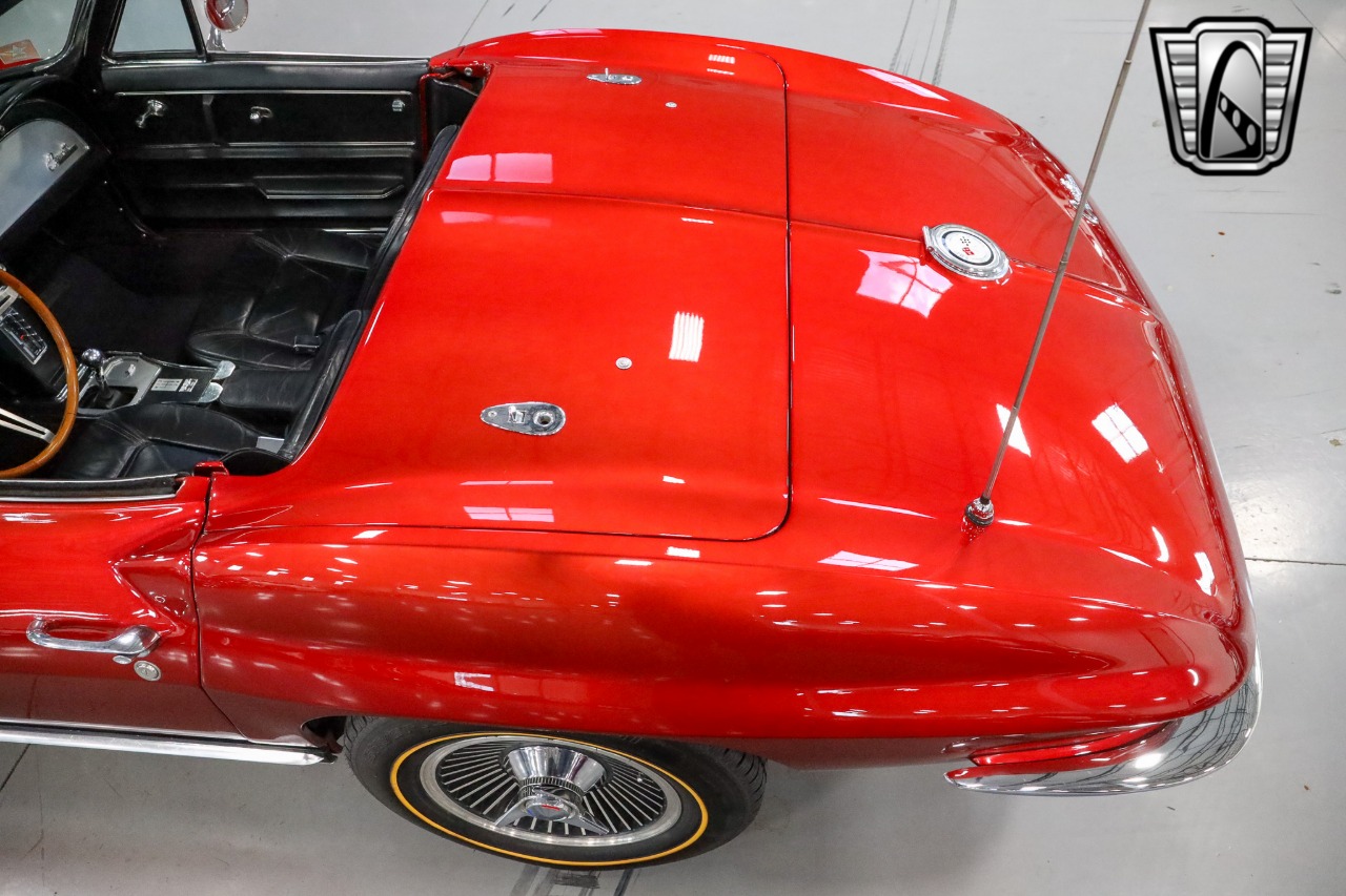 1965 Chevrolet Corvette 46