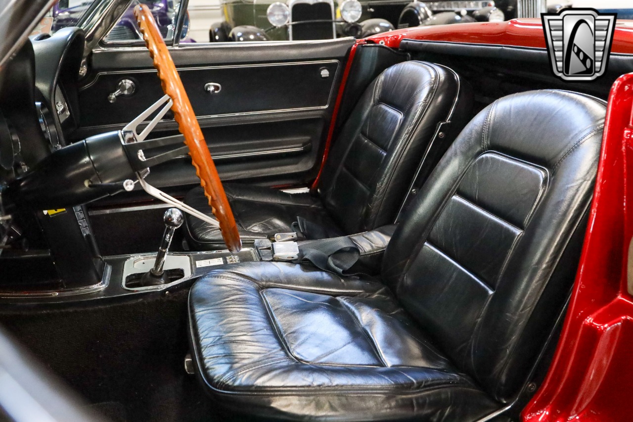 1965 Chevrolet Corvette 18